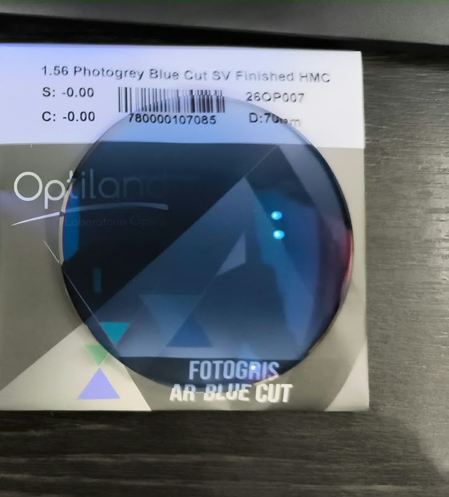 Cristal fotocromático gris con filtro azul