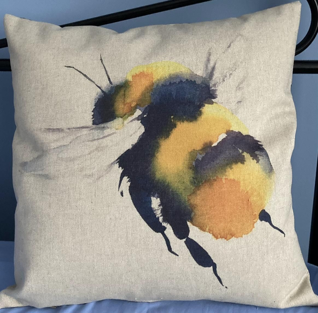 Cushion (Queen Bee)