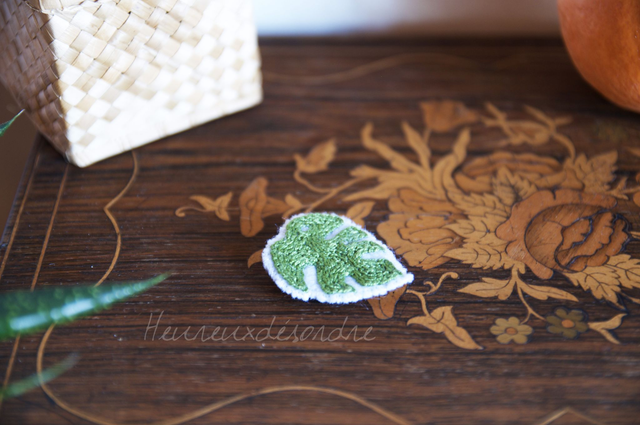 Broche feuille