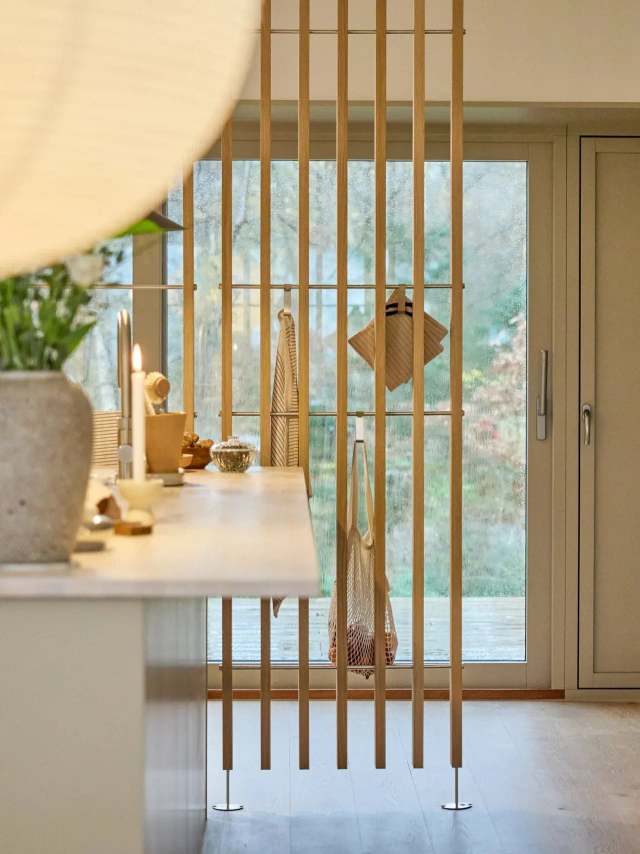 Woodupp Embrace room Divider BM1  - 236-252 cm
