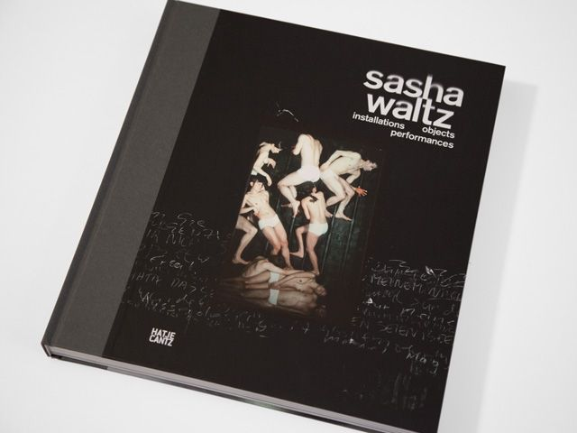 Ausstellungskatalog / Catalogue »Sasha Waltz. Installationen. Objekte. Performances.«