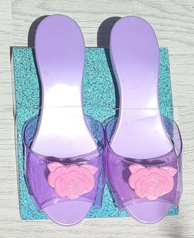 Dress up Rapunzel shoes princess
