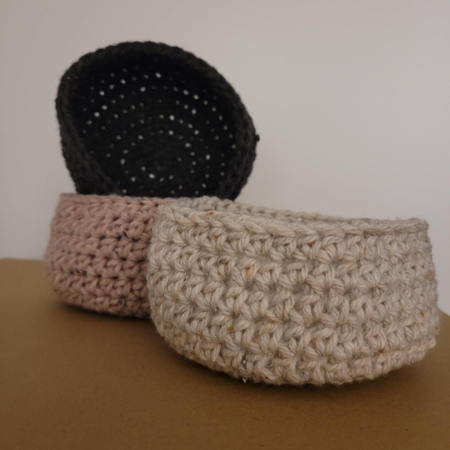 Schale aus Wolle, hoch (ca. 10cm)