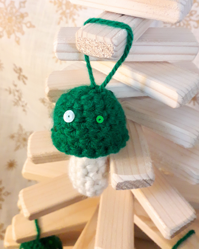 Champignon à suspendre – Vert à paillettes vertes et nacrées