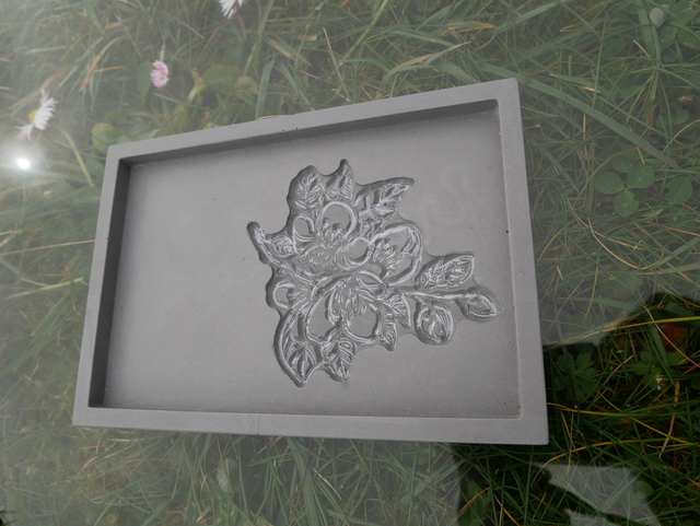 Vide poche gris gravure florale