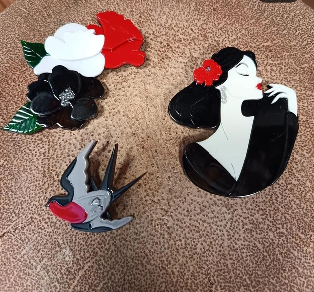 Trio broches