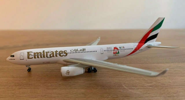 Emirates Airlines A330-200 (A6-EKV) &quot;Dubai 2001&quot;, 1:400