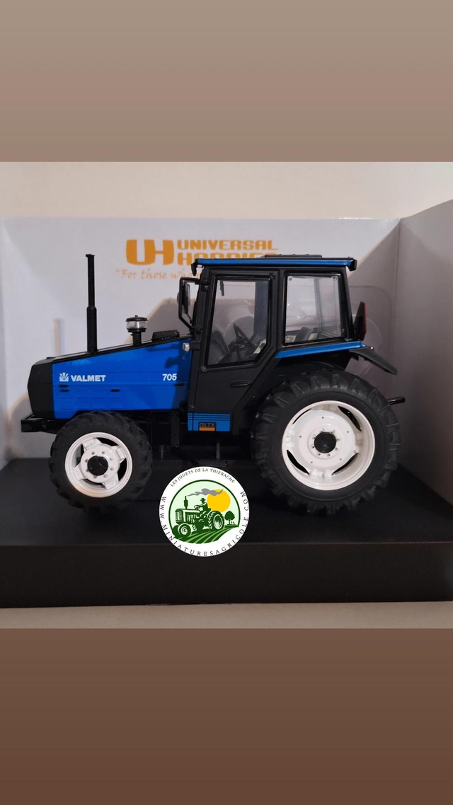 VALMET 705 bleu

Uh 4019