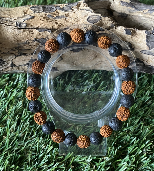 Bracelet Graine de Rudrashka et Pierre de lave en 8mm