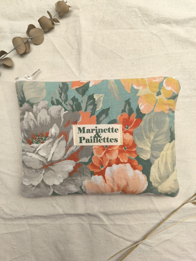 Pochette upcyclée - fleurs