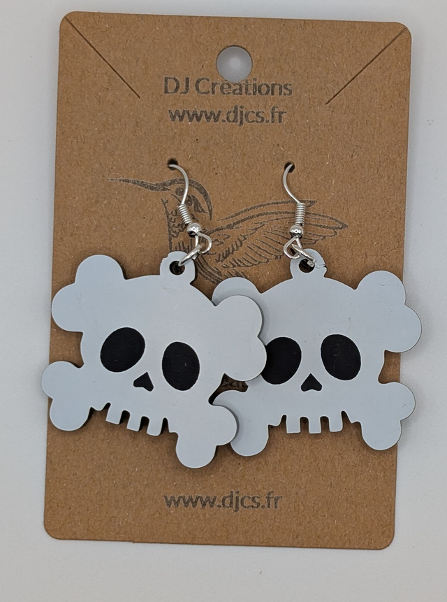 Boucles d&#039;oreilles tête de mort