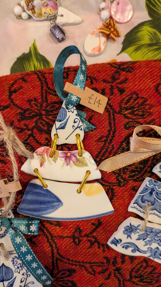 Hanging plate tree 7 