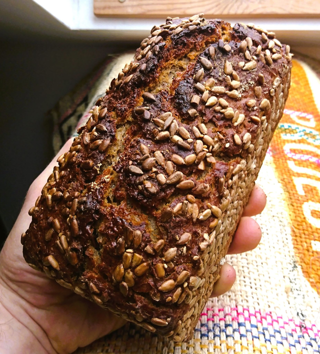 Brot Ikarus Sonnenblumenkerne