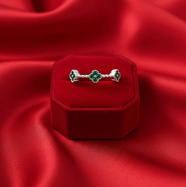 Anel Trèfle Émeraude