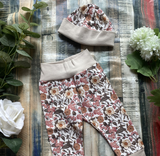 Vintage Floral Leggings &amp; Hat Set 0-3m
