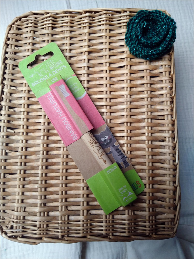 Brosse à dents enfant en bambou naturel MEDIUM