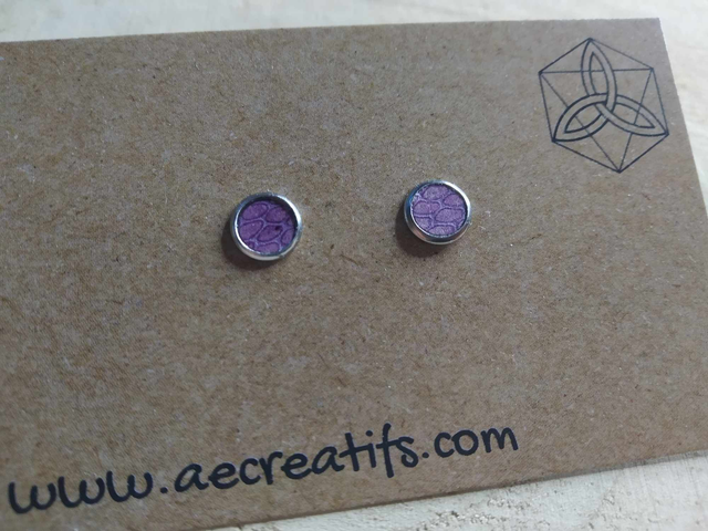 Boucles d&#039;oreilles puces cuir serpent violet 