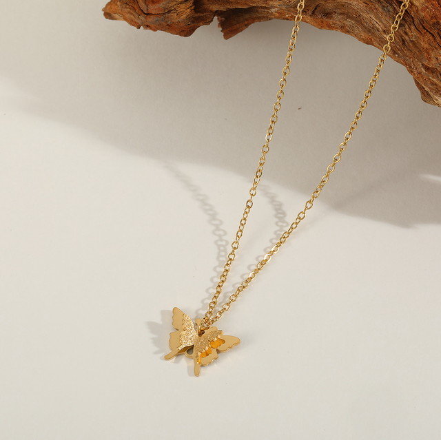 Collier forme papillon