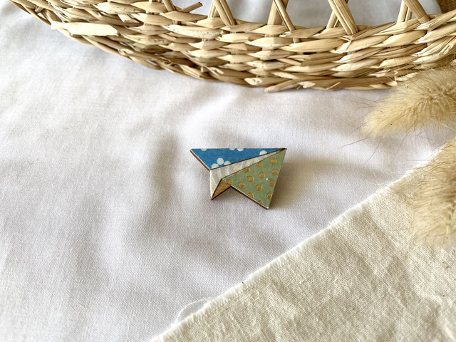 Broche Avion origami - Couleurs variées (bleu)