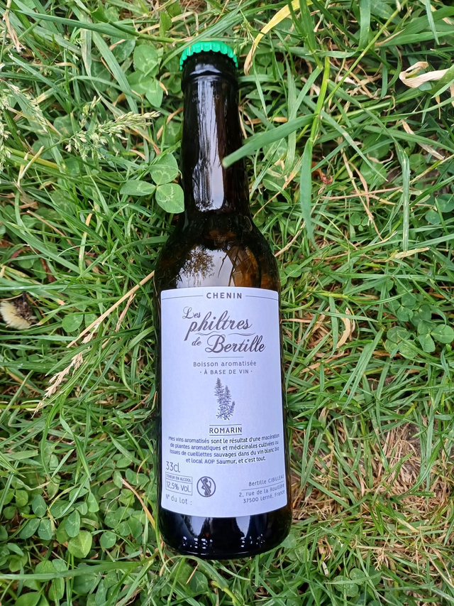 Vin blanc aux jeunes pousse de romarin 33 cl