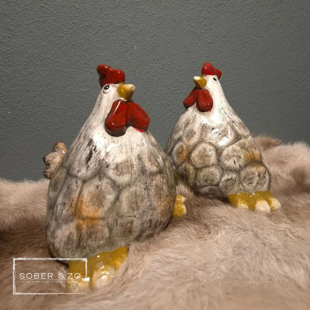 Kip, keramiek, grijs/wit