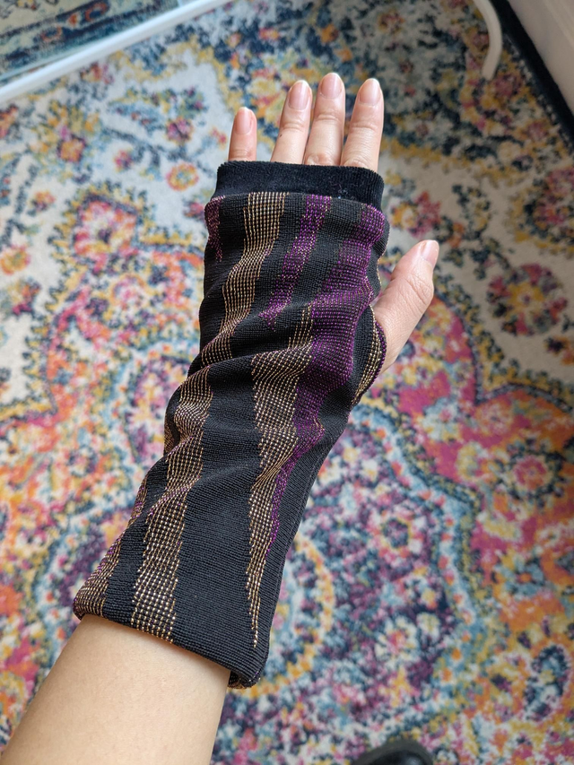 Mitaines Noires Violettes Pailletées 