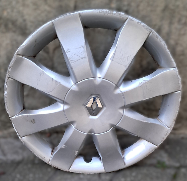 Enjoliveur Renault Clio 3/Modus/Scenic modèle:Taranis 15p occasion