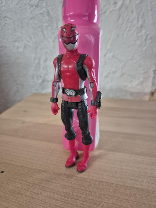 Power ranger rouge  12cm