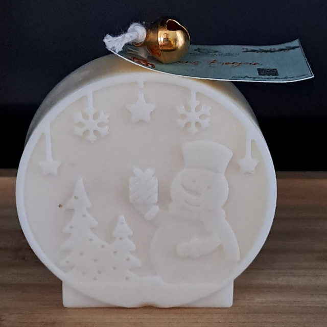 Bougie moulée motif bonhomme de neige - Encens Benjoin