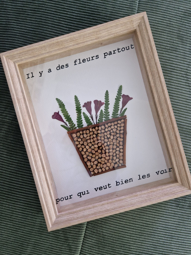Herbier encadré 3D, fleurs pressées et bois 