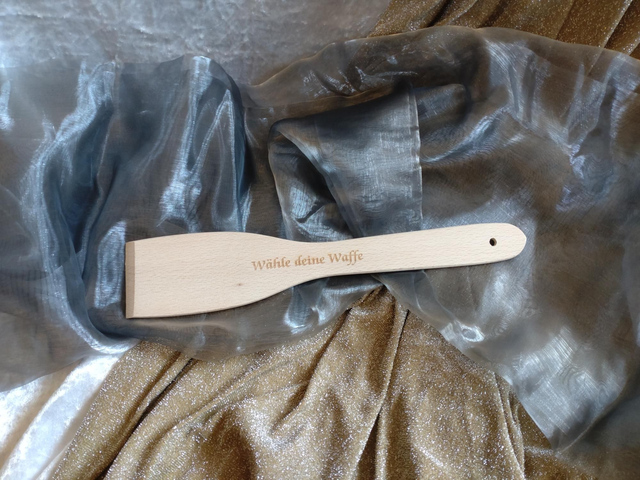 Holzpfannenwender "Wähle deine Waffe"