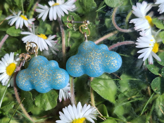 Boucles nuages bleues