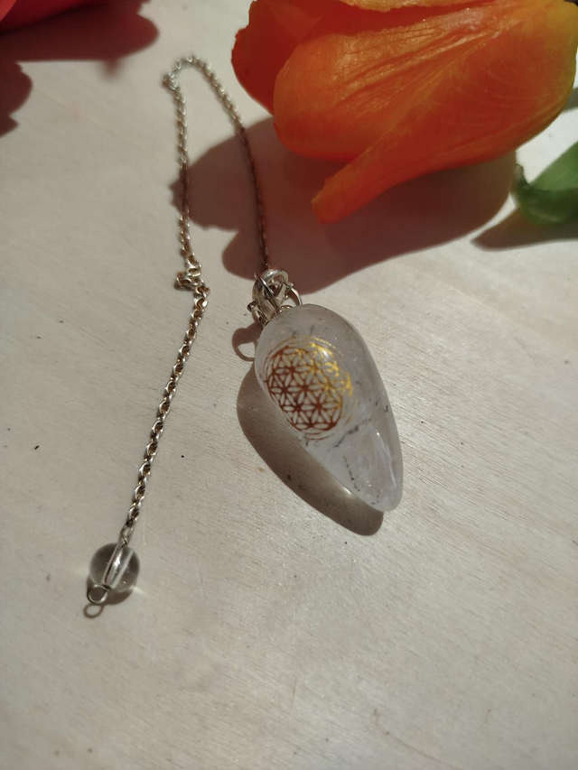 🔮 Pendule Cristal de Roche — Fleur de Vie