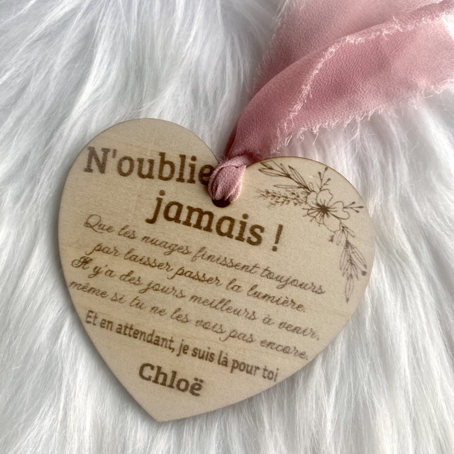 Cœur en bois à suspendre – Message de réconfort pour amie ou collègue