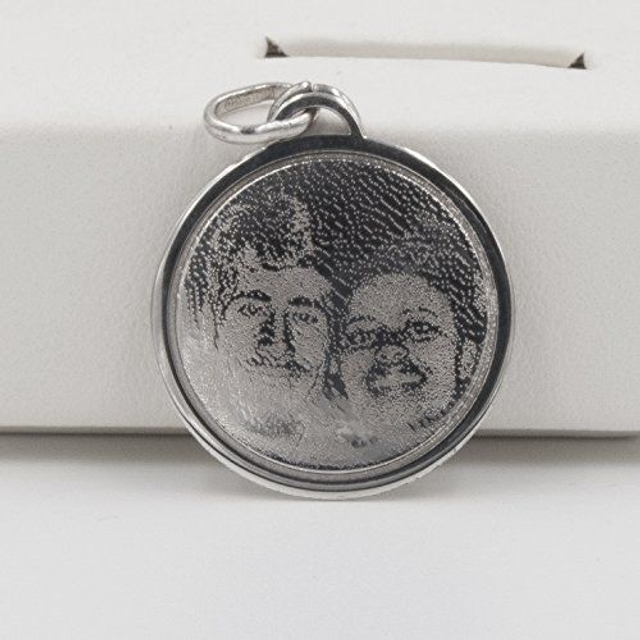Ciondolo Medaglia Personalizzato Regalo Unico per Uomo e Donna con Foto e Lettere Argento 925 o Acciaio L316 Incisione Personalizzata