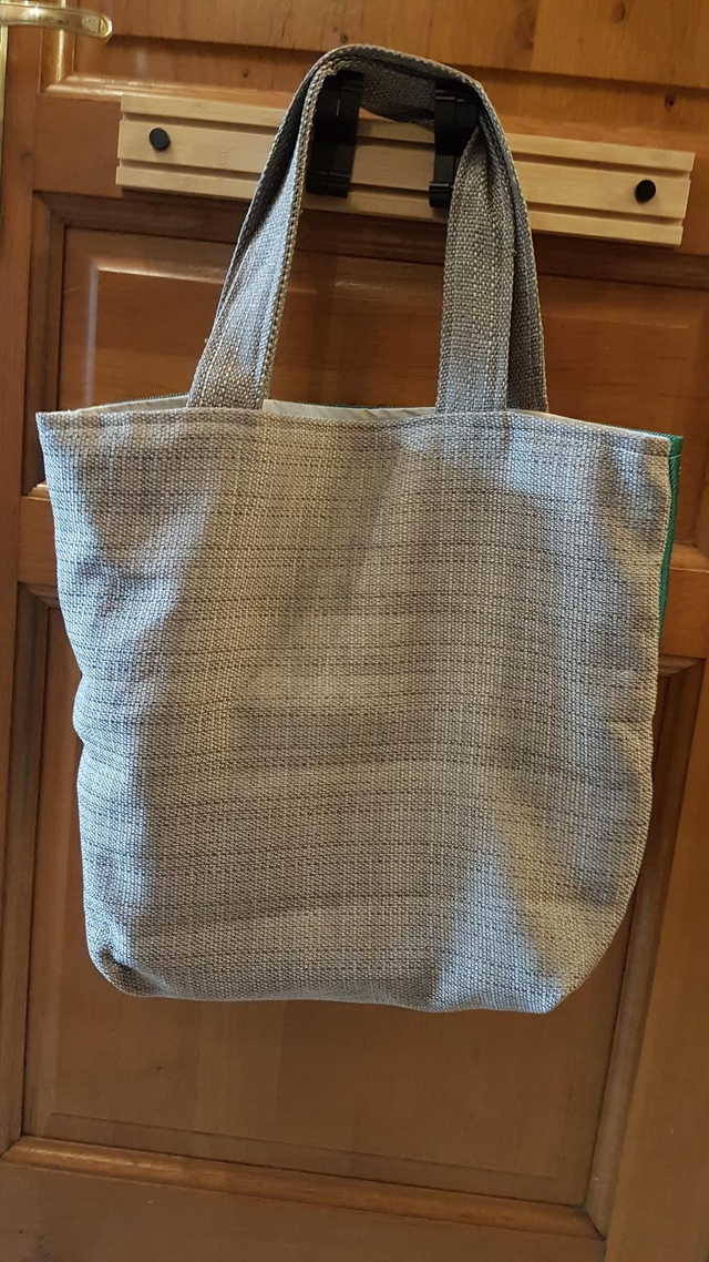 Grand sac en carré jacquard motif "tête de mort mexicaine"