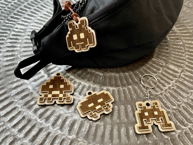 Lot de 4 porte-clés Space Invaders