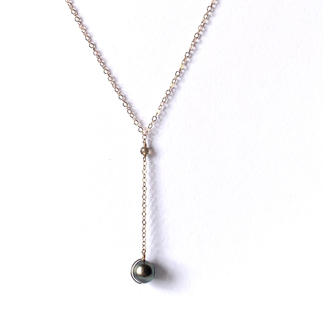 Collier, Perle noire de Tahiti, en or rose laminé (Goldfilled), (longueur 41cm)