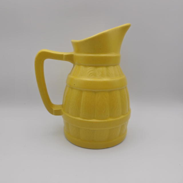 Rare pichet tonneau jaune
