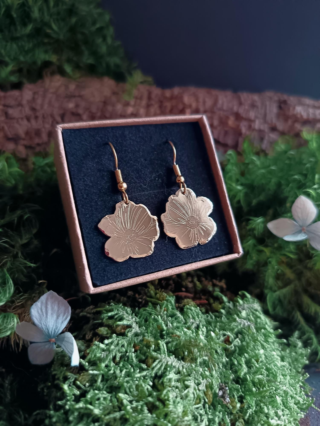 Boucles d'oreilles - crochets - fleurs - laiton - La&Titia