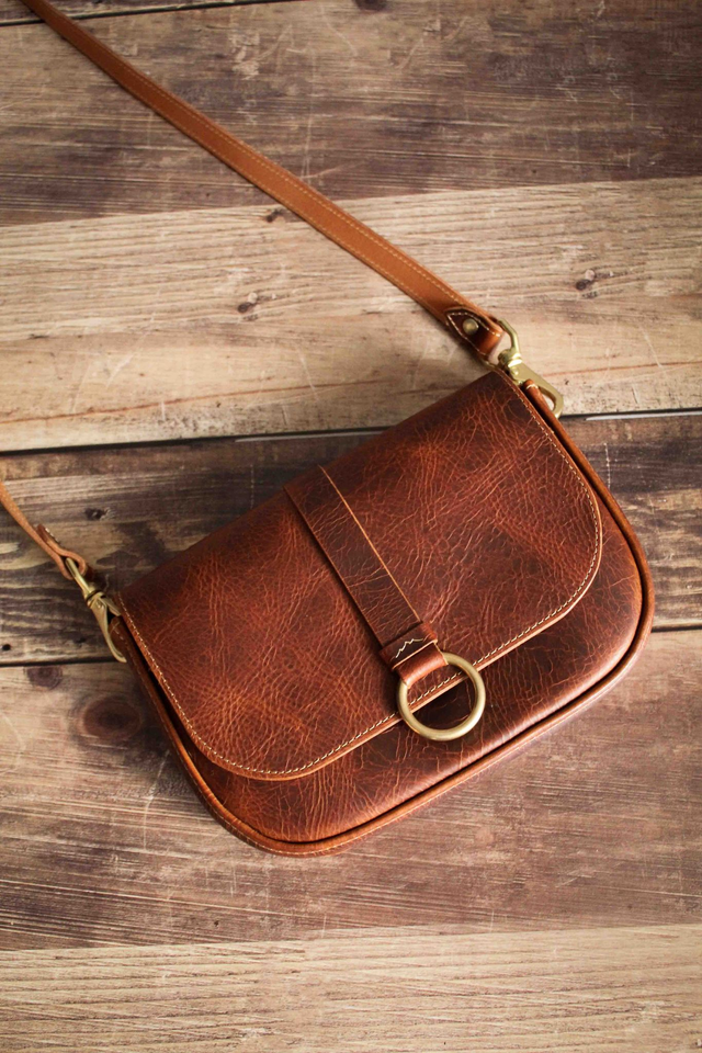 &quot;LUNE&quot; - Sac crossbody pour femme en cuir tannage végétal - couleur cognac