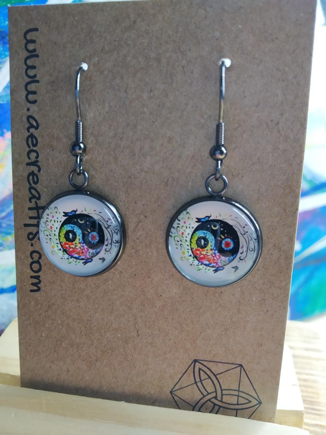 Boucles d&#039;oreilles cabochons ying et yang couleurs 