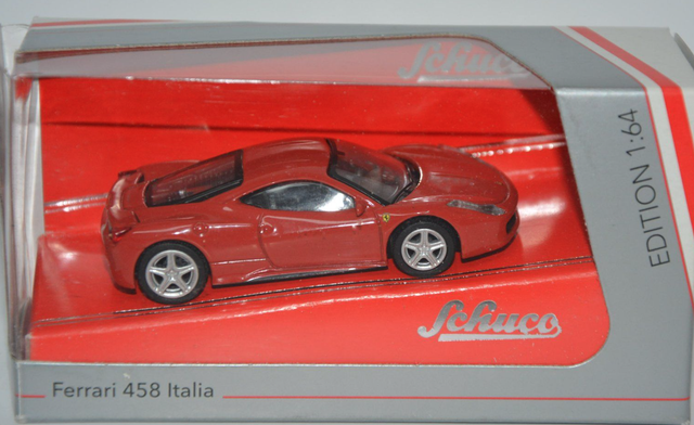 Ferrari 458 Italia Schuco 1:64