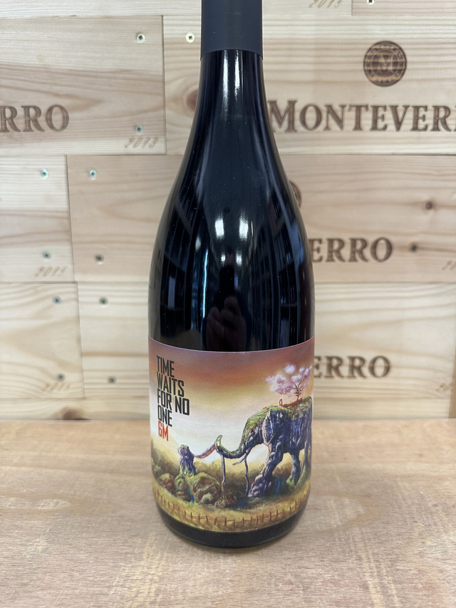 Finca Bacara, Time waits for no one, Stone Elephant 