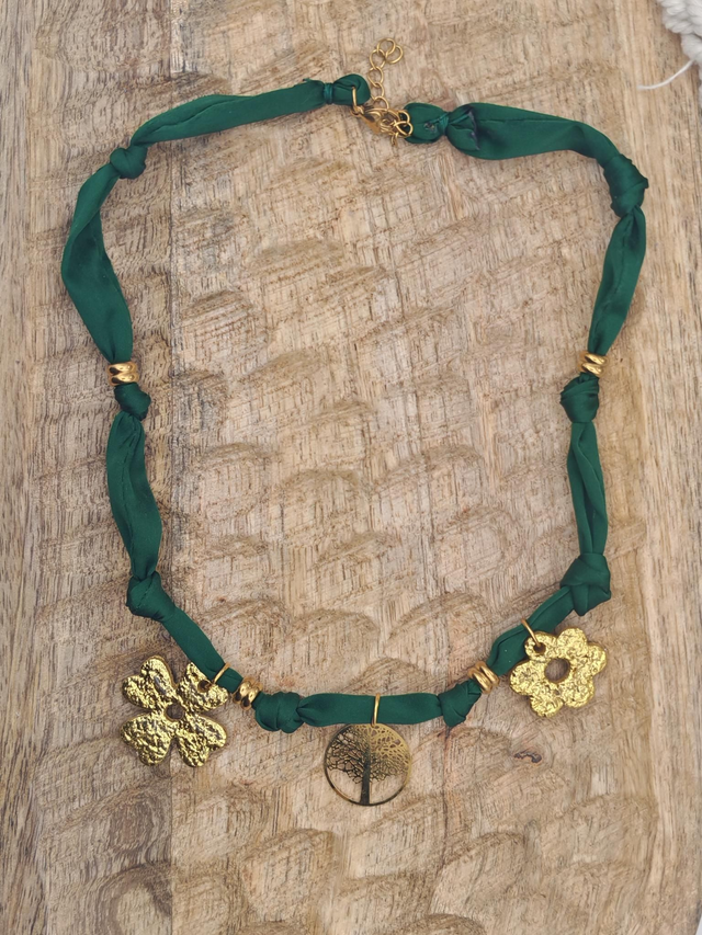 A Collier vert