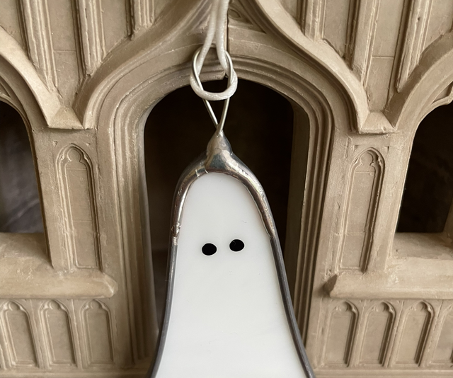 Hanging ghost suncatcher £13.50