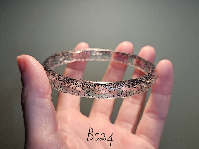 Black &amp; White (B024)