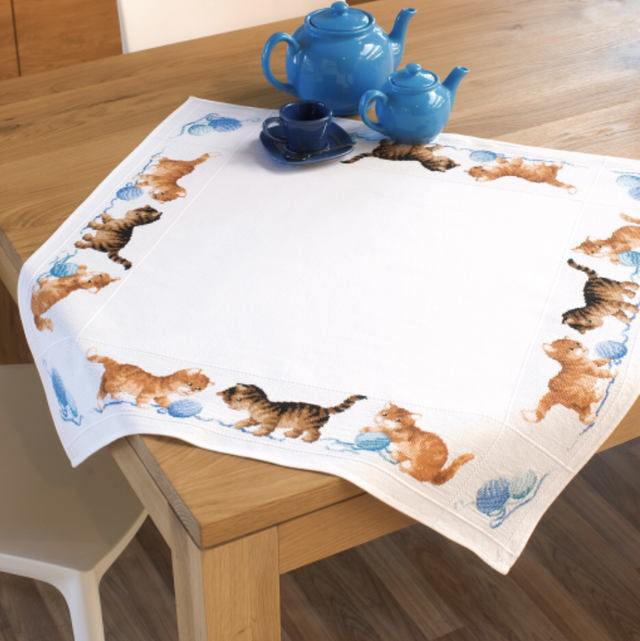 Counted Cross Stitch Kit: Tablecloth: Happy Cats
