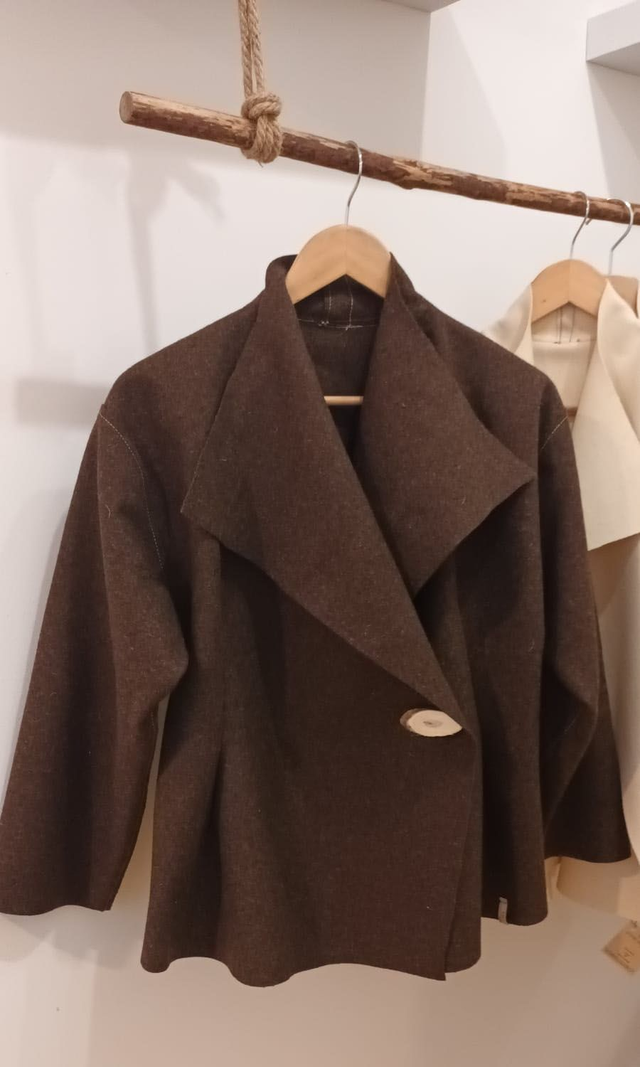 Burel Fitted Coat with wood button