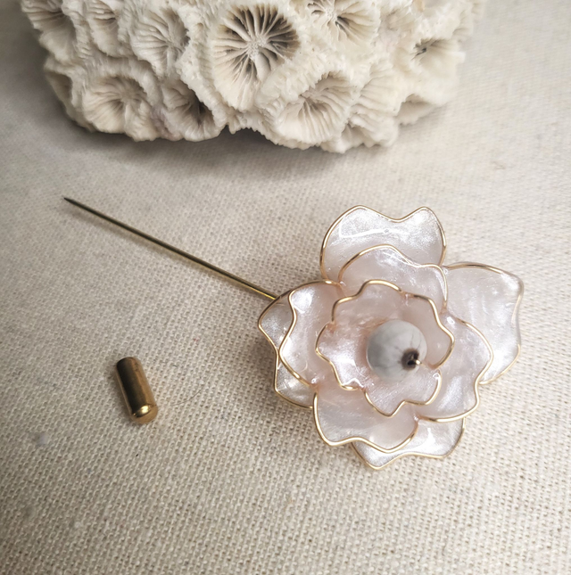 Boutonnière de mariage en résine-accessoire marié-Fleur nacrée